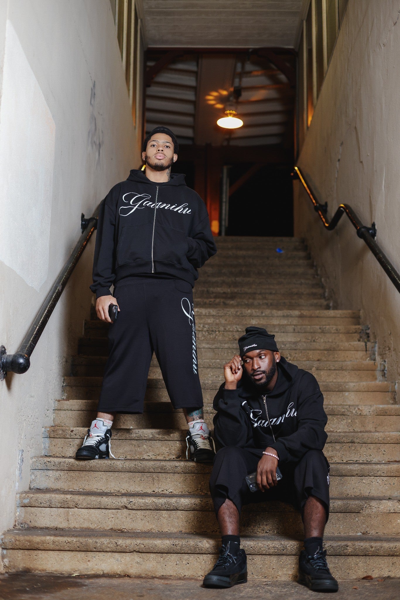 Gaanihu Essential Zip up